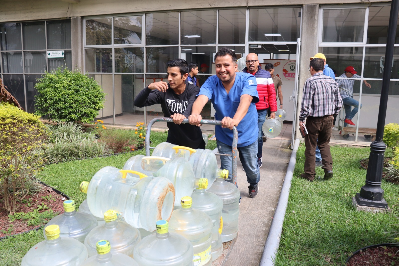 Envía IMSS Veracruz Sur 6 toneladas de víveres a damnificados de