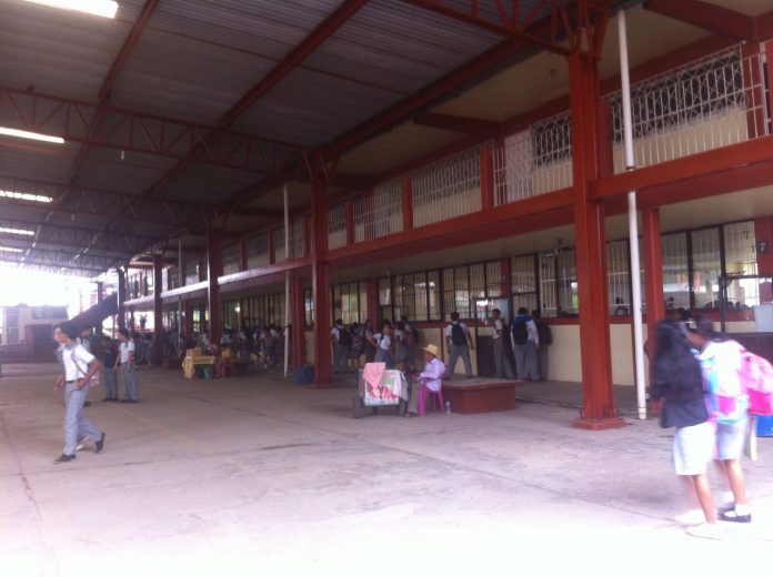 Padres realizaran operación mochila en las escuelas de LCH