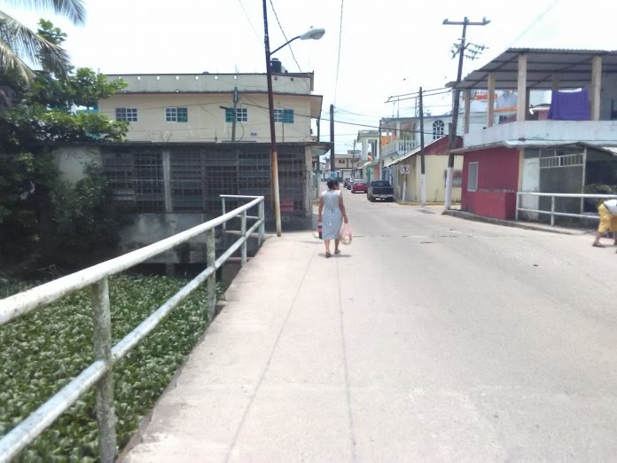 A punto de colapsar puente el control 1, autoridades lo cierran1