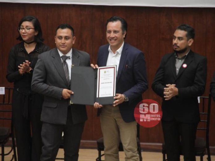 Entrega Gobernador el Premio Estatal de la Juventud 2019 (1)