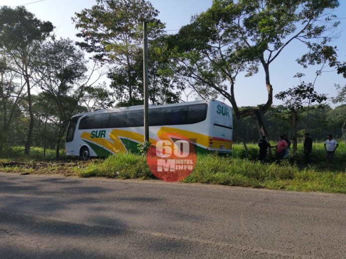 Autobús de la línea SUR se salió de la carretera