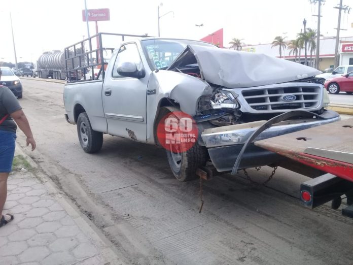 Derrame de diésel provoca accidente 4
