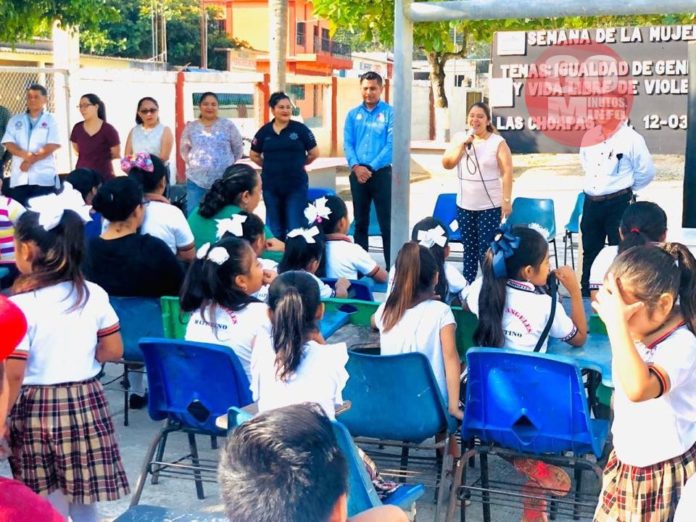 DIF Choapense brinda Pláticas de prevención de bullying escolar1
