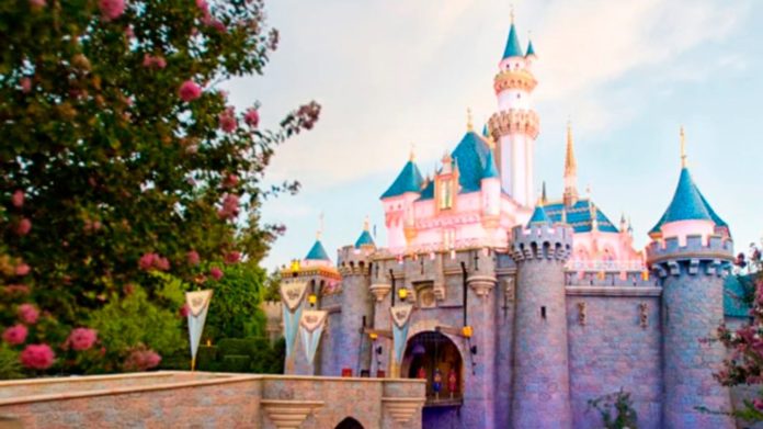 Disney cierra su parque en California como medida preventiva por el coronavirus