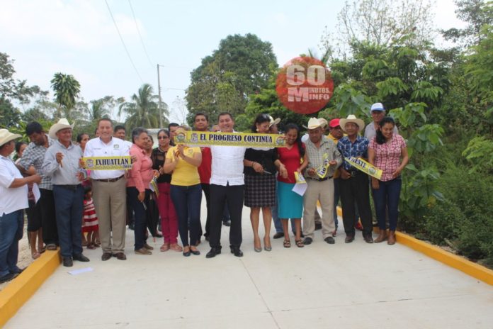 Sin parar, Wilber Luis alcalde de Ixhuatlan inaugura obra en ejido4