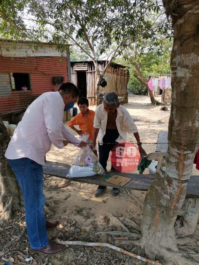 En Moloacán Continúa atención a adultos mayores y personas con discapacidad