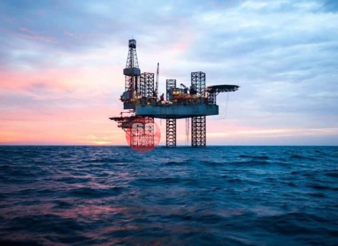 Pemex pide a sus trabajadores recortes voluntarios de 25% a su salario Reuters