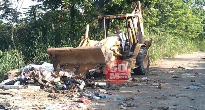 Tiran sus deshechos donde se les da la gana en Nanchital