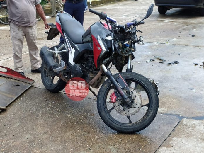 Choca el Junior Se impactó contra un Aveo2
