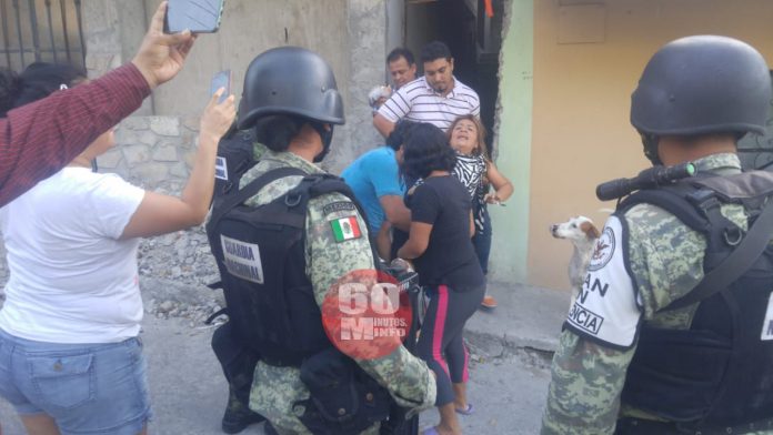 Sacan vecinos a norma Jovita de la casa de armando parra2