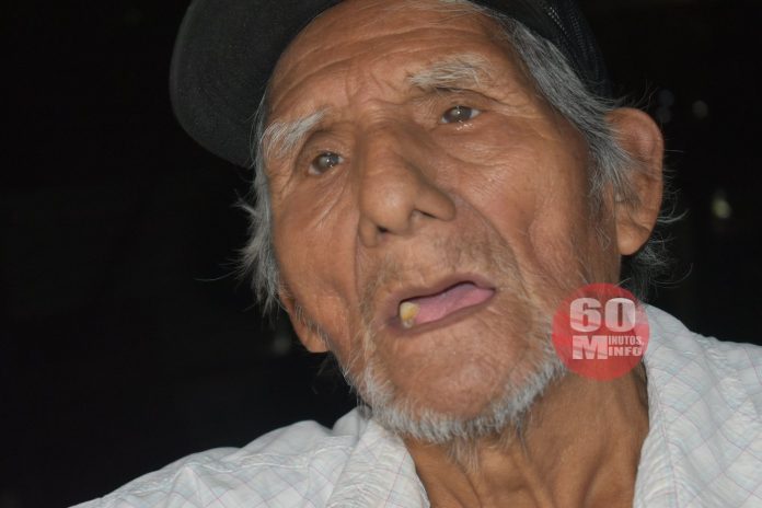 Le robaron todo, hasta las puertas y ventanas de su casa tiene 82 años