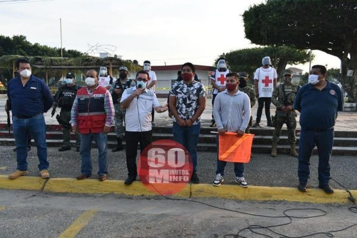 Sergio Guzmán Ricárdez da arranque de operativo Guadalupe Reyes en Agua Dulce