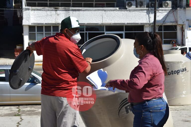 Ayuntamiento de Agua Dulce realiza entrega de tinacos 60 Minutos Ayuntamiento de Agua Dulce realiza entrega de tinacos 60 Minutos