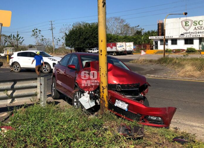 Accidente en la carretera transístmica deja dos lesionados