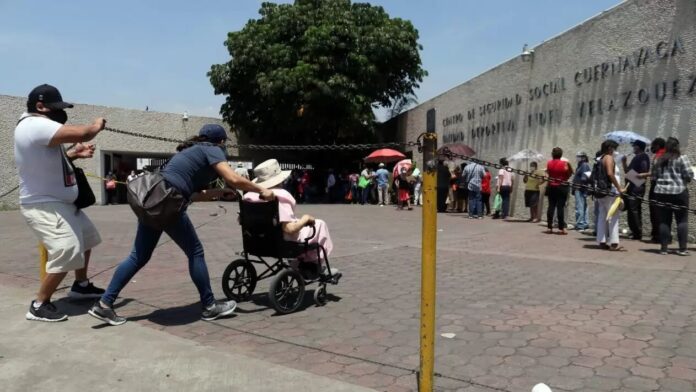 Ascienden a 201,623 las muertes por COVID en México