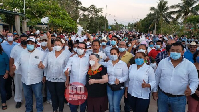 Cálido recibimiento a Sergio Guzmán y Tania Cruz en la Colonia Solidaridad de AD3