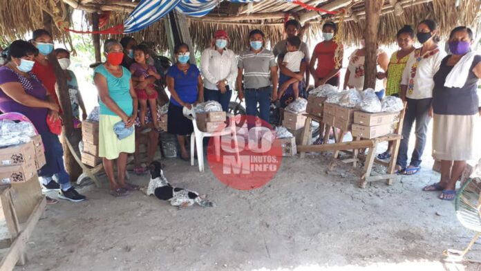 DIF de Moloacán trabaja con el corazón por las familias de Moloacán