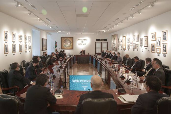 Dirigentes sindicales, empresariales y Gobierno logran acuerdo sobre outsourcing y utilidades AMLO