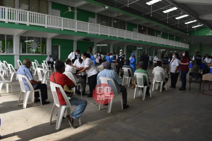 En Agua Dulce inicia la segunda ronda de vacunación contra el COVID-196