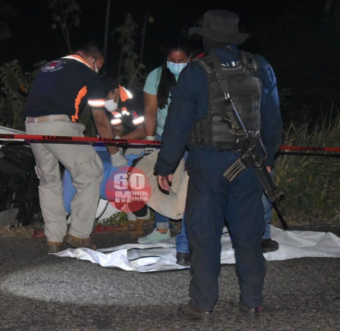 Muere comerciante en aparatosa volcadura cerca de Corral Nuevo