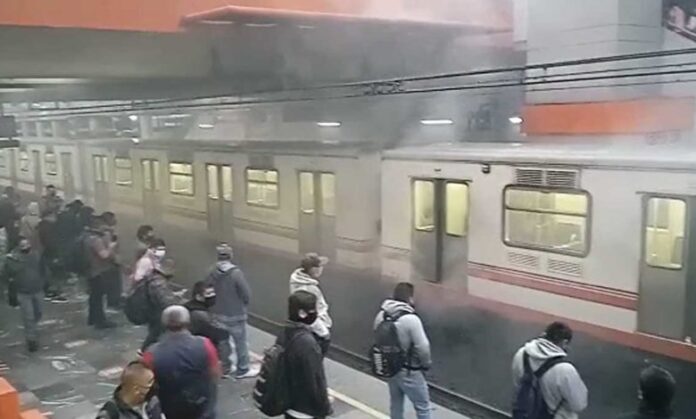 Reportan-corto-circuito-en-Metro-pantitlan-780x470