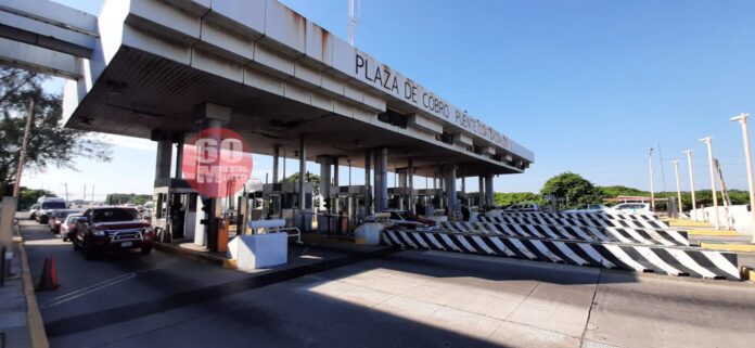 Se unen ciudadanos al reclamo del cierre de la caseta del puente Coatzacoalcos 12