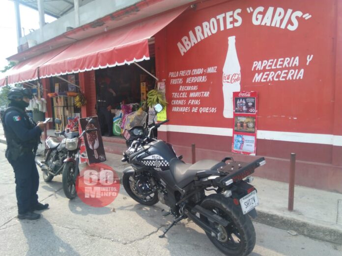 Sujeto sospechoso huye y abandona motocicleta