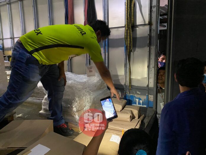 Acusan violación de candados en camioneta que trasladaba boletas electorales
