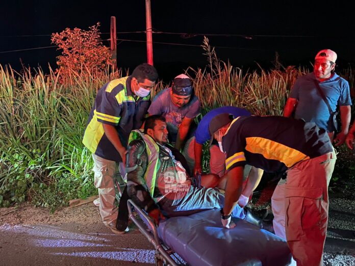 Derrapa empleado de Banco de Azteca en la Transístmica tramo Sayula - Acayucan2