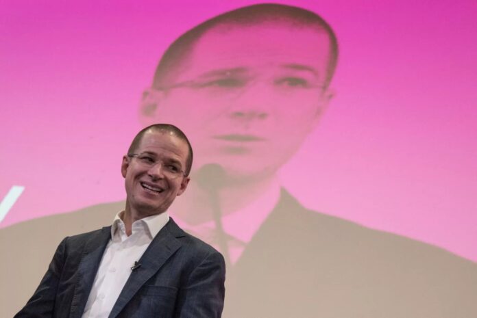 De qué delitos investiga la FGR a Ricardo Anaya