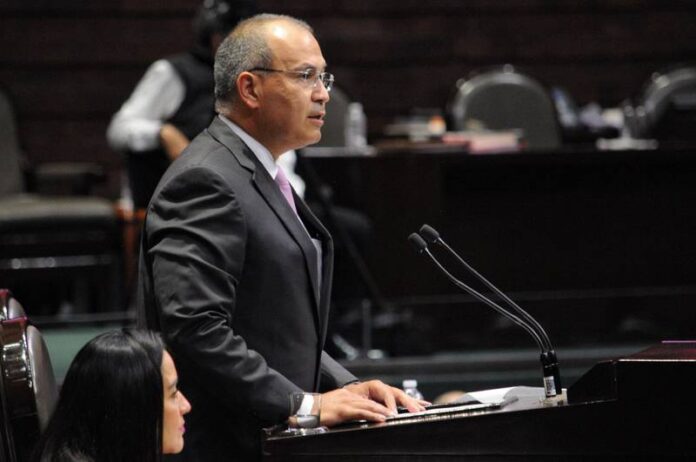 Físcalía va por otro peñista imputará a Carlos Treviño, exdirector de Pemex, por lavado de dinero