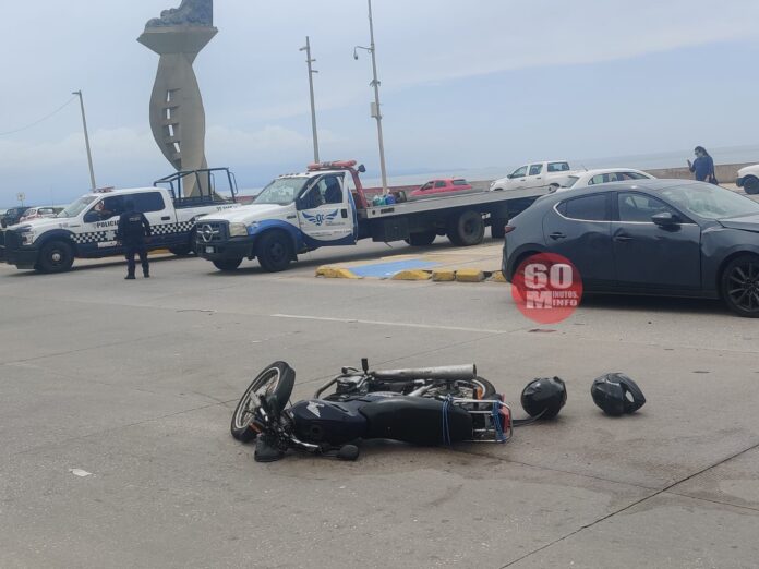 Motociclistas chocan contra oaxaqueños al poniente de Coatzacoalcos