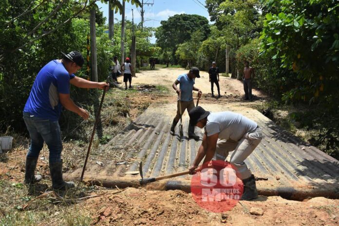 Se realizan trabajos de rehabilitación en puente vehicular de Agua Dulce