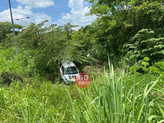 Vuelca automóvil de Mavisa en la carretera Soconusco – Jáltipan