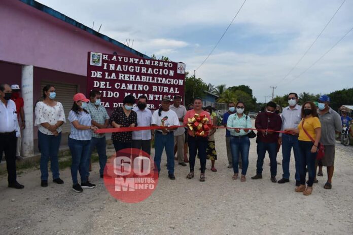Sergio Guzmán Ricárdez entrega rehabilitación de camino en comunidad rural