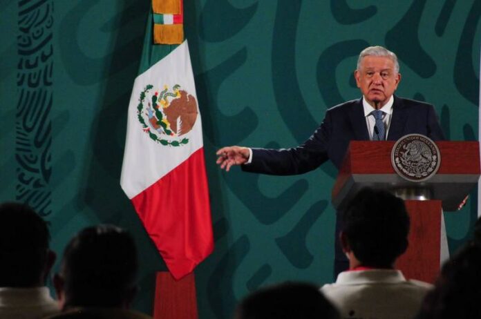 Como buitres AMLO