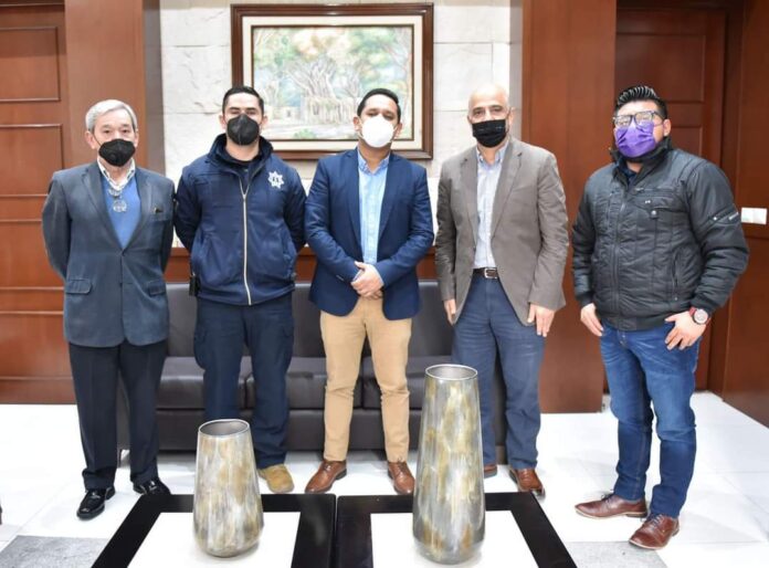 Ricardo Ahued e integrantes de CEAP