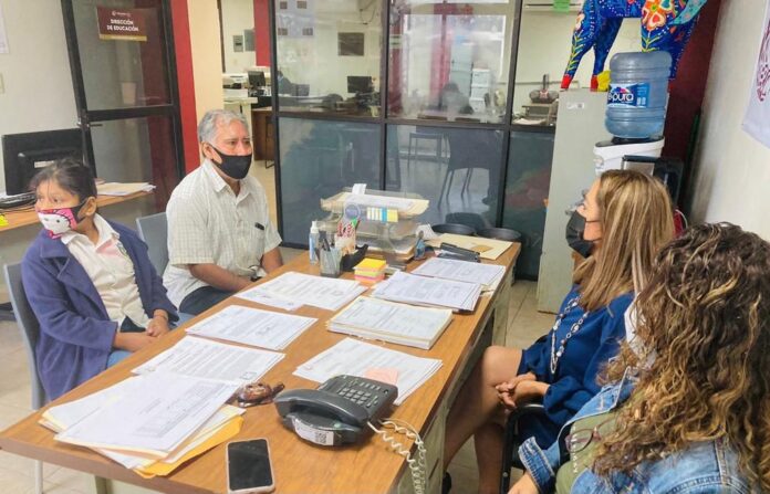 PAOLA GUADALUPE RECIBE MEDICAMENTOS GRATUITOS EN CAOTZACOALCOS
