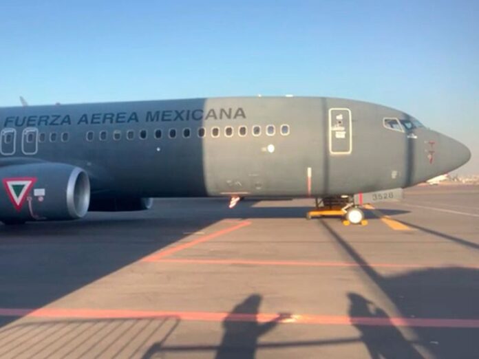 avion va por mexicanos a Ucrania