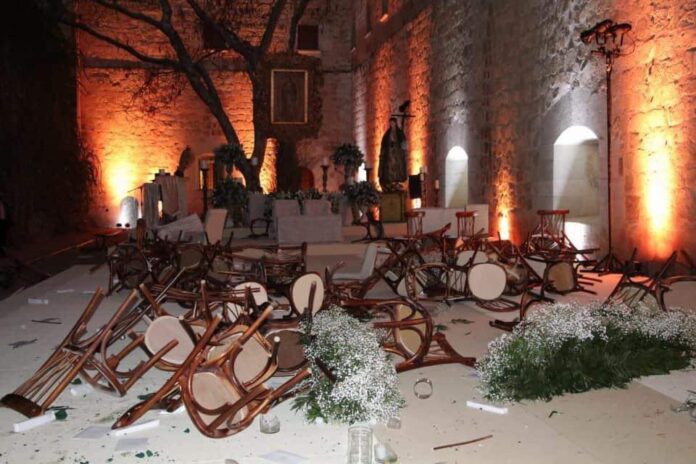 revientan boda de Elba Esther Gordillo