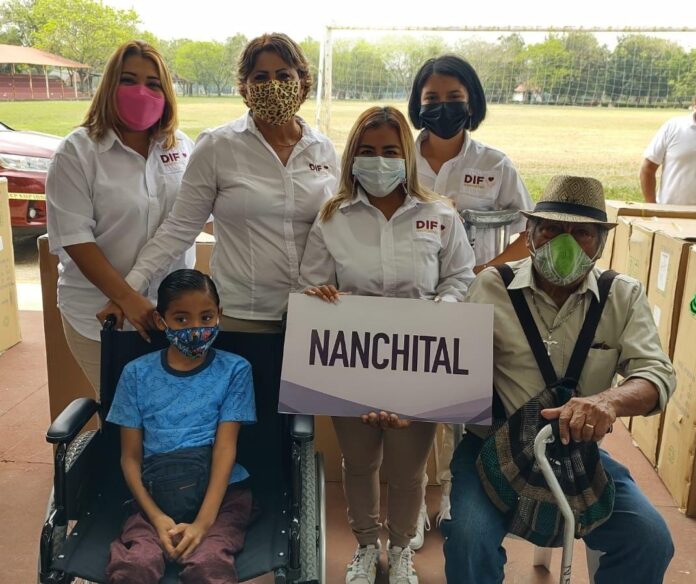 RECIBE NANCHITAL APOYOS