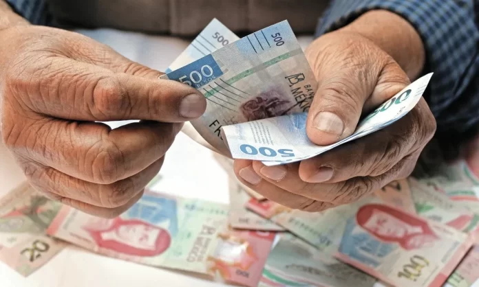 pago_pesos_shutterstock_2071111700.jpg_185051853