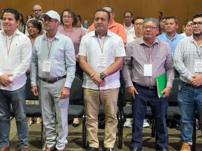 RAUL GONZALEZ ALCALDE DE IXHUATLAN DEL SURESTE