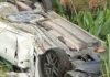 🚨 ACCIDENTE EN CARRETERA COATZACOALCOS – MINATITLÁN: VEHÍCULO TERMINA EN PANTANO