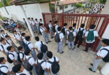 🚨 ¿DISCIPLINA O REGLAS ANTICUADAS? DEJAN FUERA DEL COBATAB A ESTUDIANTES POR LLEVAR EL CABELLO LARGO