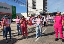 ÂĄJUSTICIA PARA LA DRA. CRISTINA RAMOS! MARCHAN EN COATZACOALCOS Y EXIGEN LA DETENCIĂN DEL PRESUNTO RESPONSABLE