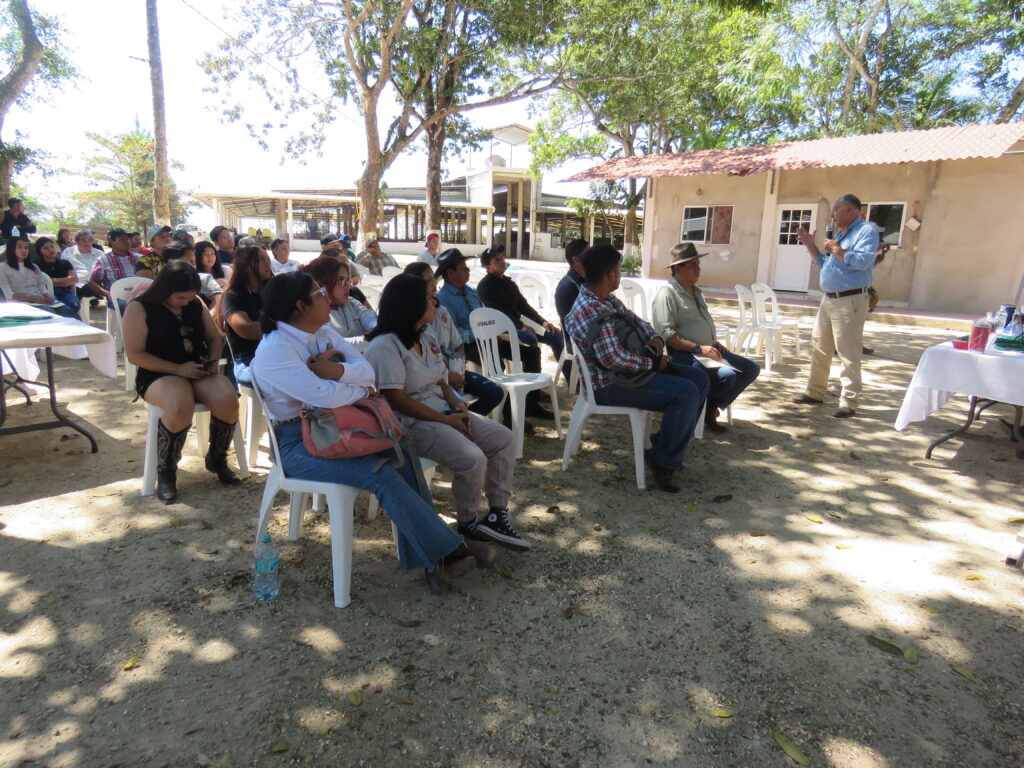 Finca Escuela El Recreo en Las Choapas Veracruz.