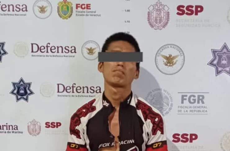 🚨 Hombre investigado por presuntamente espiar a mujeres en baños de Plaza Crystal es detenido ahora por narcomenudeo; permanecerá en prisión preventiva