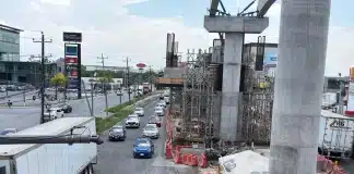 A dos días del Mundial: Caos vial y accidentes mortales empañan obras inconclusas del Metro en Nuevo León