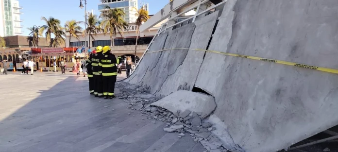 colapsa-techo-en-plaza-inaugurada-hace-cinco-meses-por-sheinbaum-en-veracruz_491dbeac-0662-4819-9153-685511773299_medialjnimgndimage=fullsize